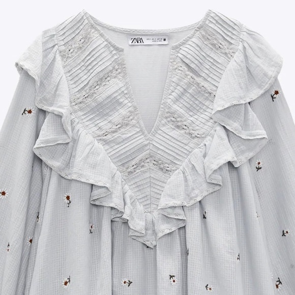 NEW Zara Light Blue Daisy Floral Embroidered Ruffle Neckline Cotton Mini Dress S - Picture 5 of 10